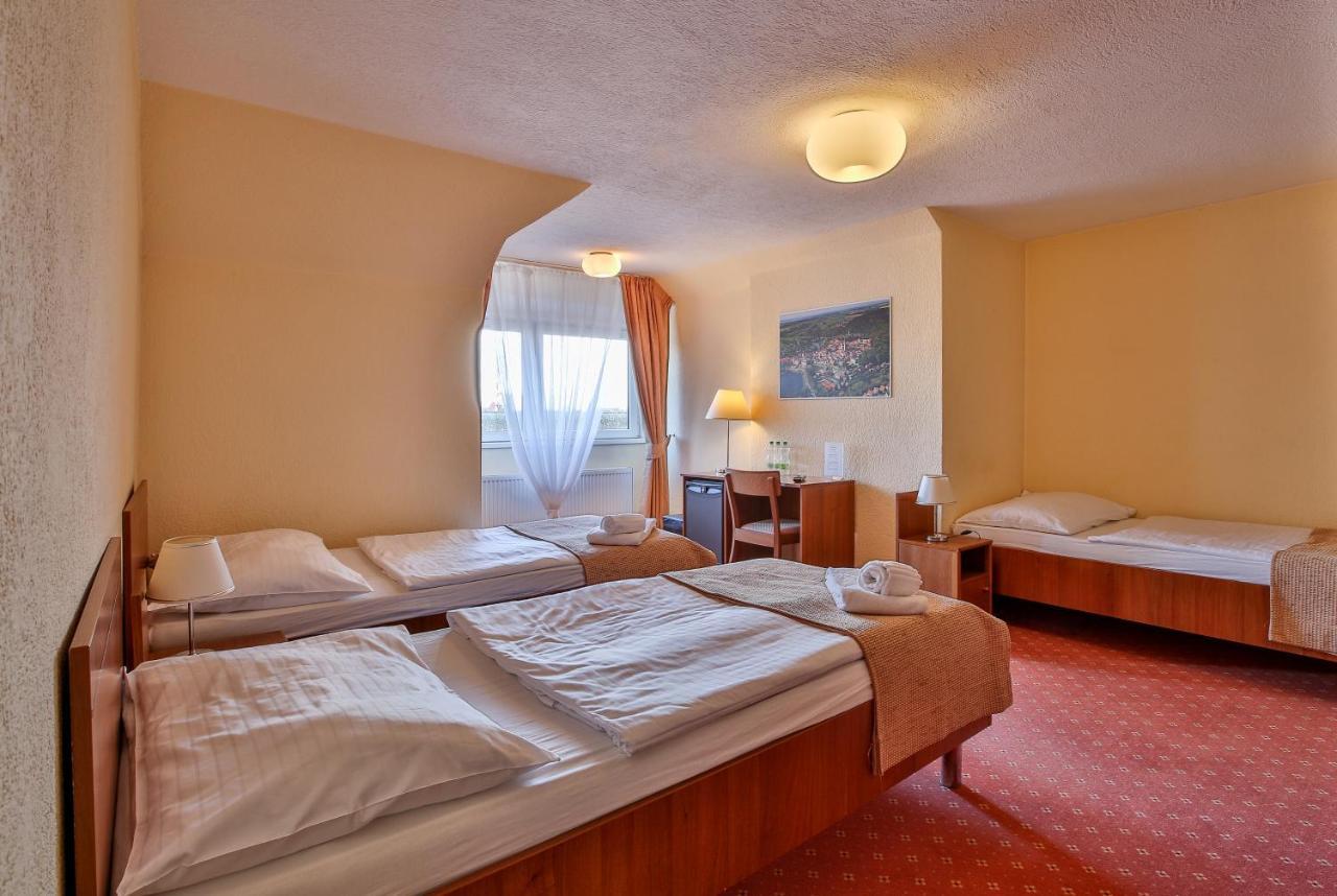 Hotel Табор Экстерьер фото