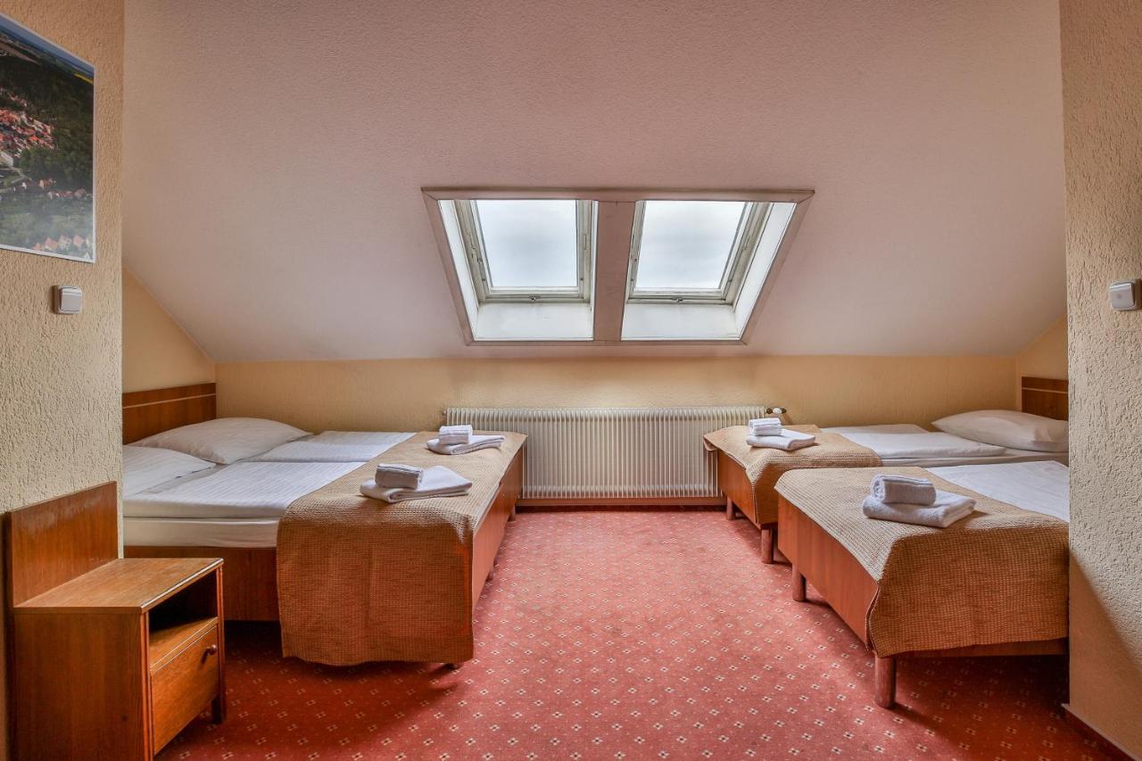 Hotel Табор Экстерьер фото