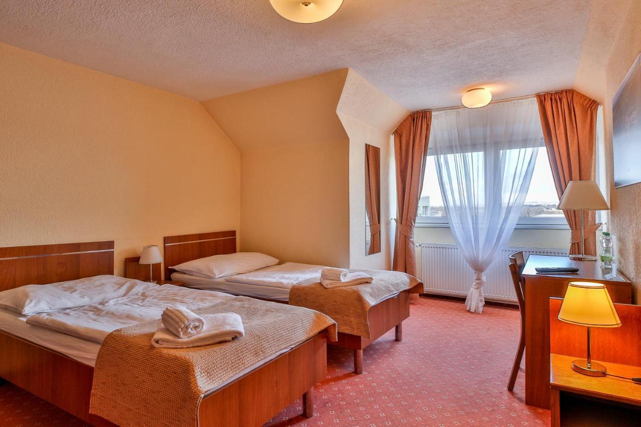 Hotel Табор Экстерьер фото