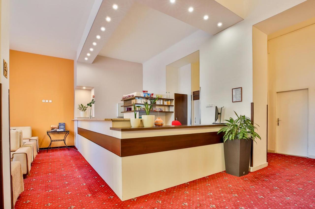 Hotel Табор Экстерьер фото