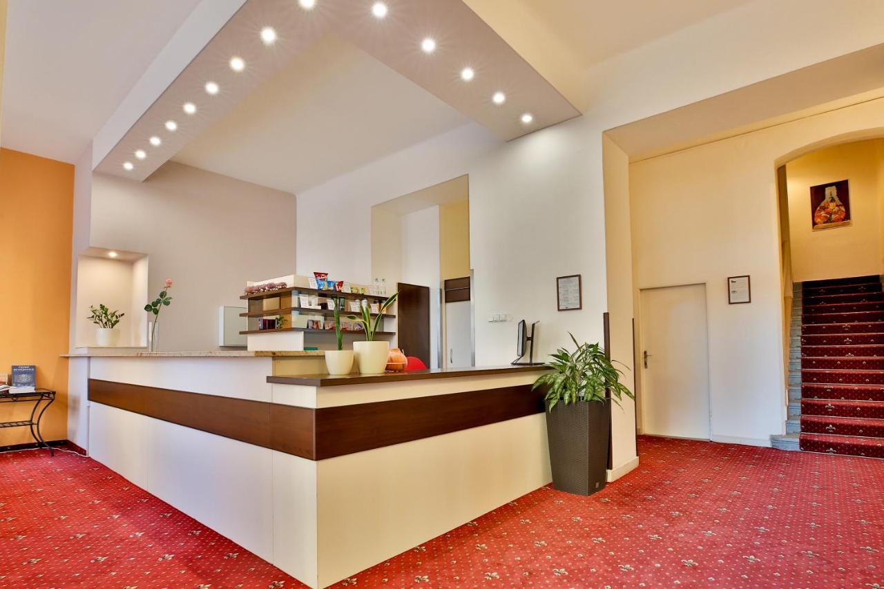 Hotel Табор Экстерьер фото