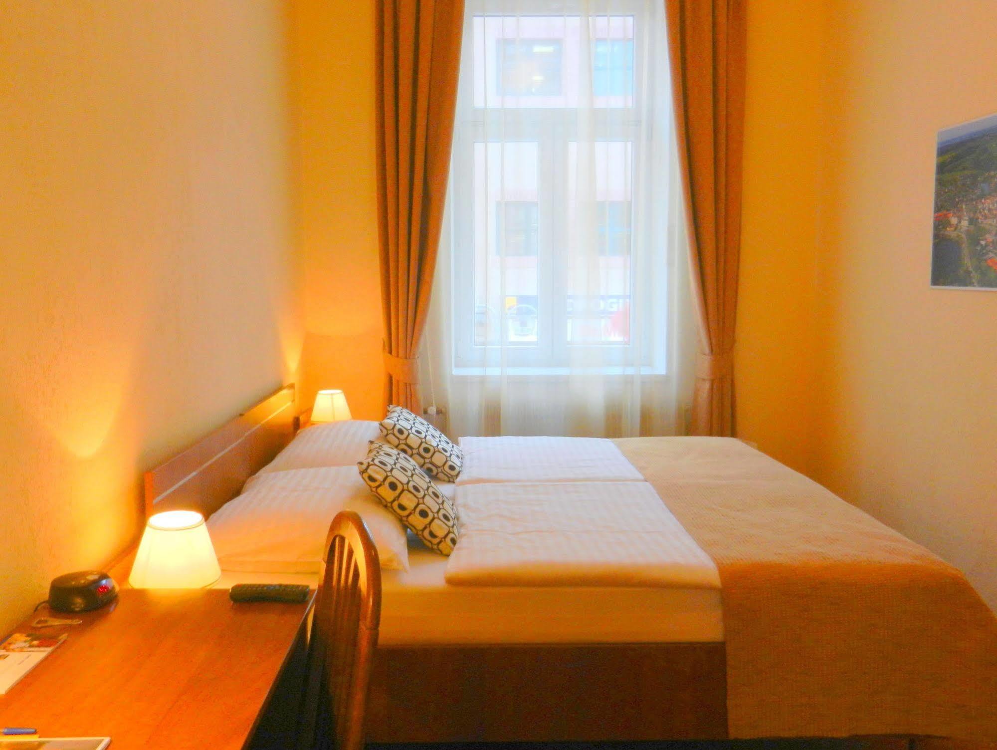 Hotel Табор Экстерьер фото